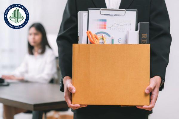 Giám đốc buộc nghỉ việc được quy định như thế nào?