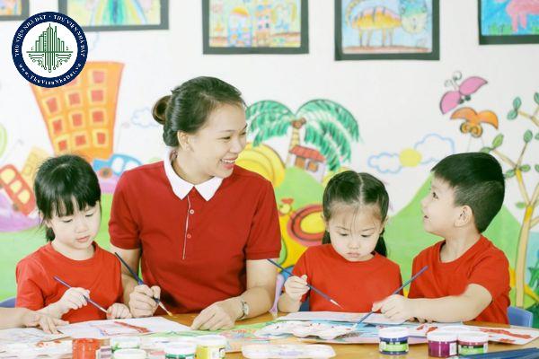 Giáo viên mầm non cần đáp ứng những tiêu chuẩn gì trong phát triển chuyên môn, nghiệp vụ?