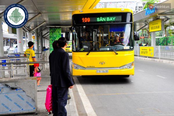 Khoảng cách tối đa giữa hai điểm dừng đón, trả khách liền kề của xe buýt là bao nhiêu?