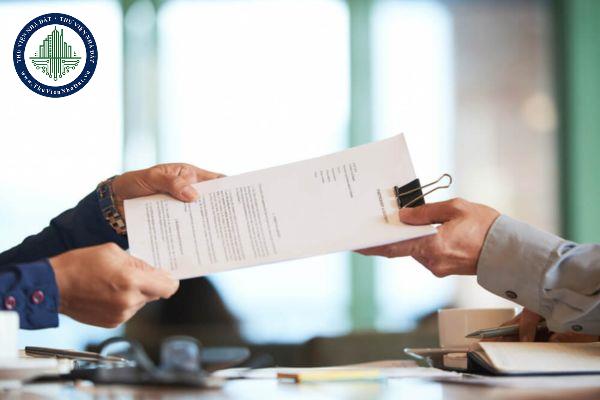 Lên chức Trưởng phòng có phải ký lại hợp đồng mới?