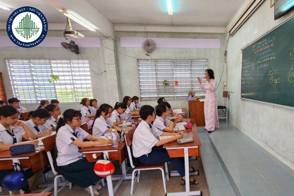 Lớp học ở trường THPT được tổ chức như thế nào?