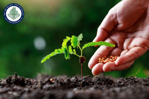 Phân nhóm phân bón theo nguồn gốc nguyên liệu và quá trình sản xuất được quy định như thế nào?