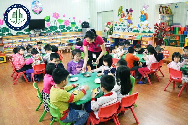 Trẻ em mầm non 5 tuổi có được miễn học phí năm học 2024-2025 không?