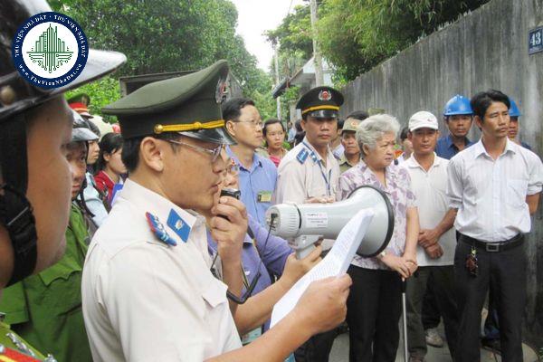 Việc thông báo về thi hành án dân sự được quy định như thế nào?