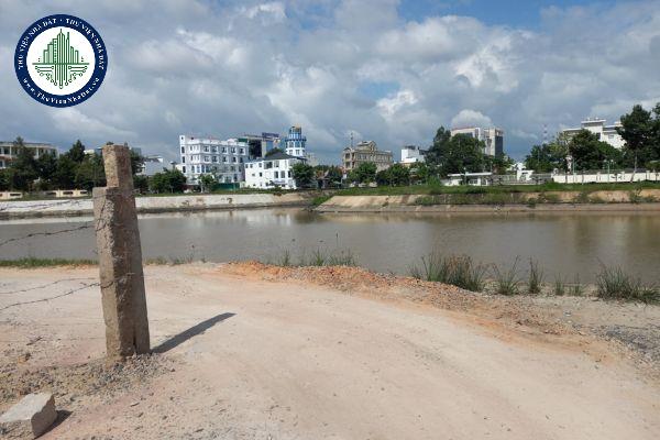 Việc xác định ranh giới đê sông, đê cửa sông, đê biển được quy định như thế nào?