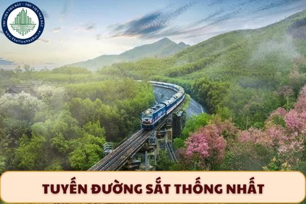Tuyến đường sắt Thống Nhất đi qua cây cầu nào trên địa bàn thành phố Huế?
