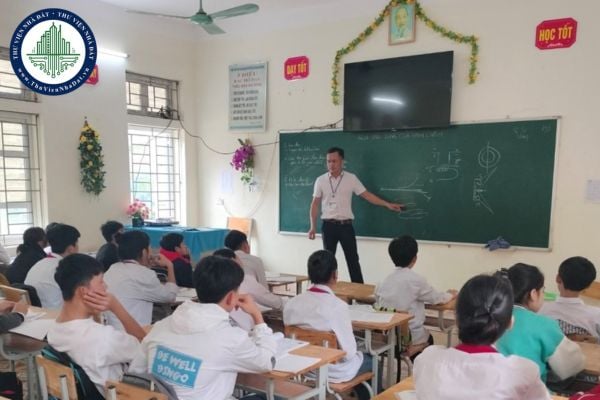 Giáo viên tiểu học hạng 3 muốn nâng lên hạng 1 cần thời gian bao lâu?