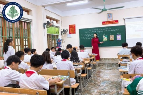 Giáo viên trung học cơ sở hạng 3 phải có trình độ đào tạo, bồi dưỡng ra sao?