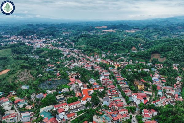 Có bao nhiêu đơn vị hành chính cấp huyện, xã sau sáp nhập? Việc sáp nhập các đơn vị hành chính có ảnh hưởng đến giá bất động sản tại đó không?	