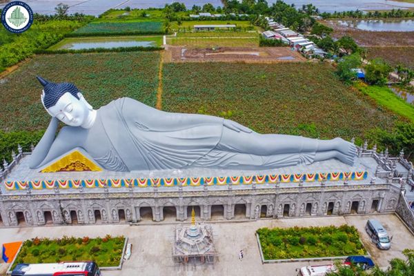 Tỉnh nào ở Việt Nam có tượng Phật nằm lớn nhất? Việc tỉnh có nhiều tín ngưỡng tâm linh có ảnh hưởng đến giá đất khu vực không?	