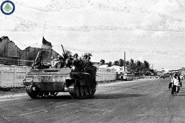 Ngày 08/4/1975, trên đường tiến vào giải phóng thị xã Phan Thiết, quân giải phóng đã tiêu diệt căn cứ quân sự nào của địch bảo vệ phía Bắc thị xã?	