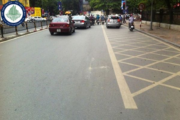 Vạch mắt võng có ý nghĩa gì? Vạch mắt võng có được đi thẳng không? Vị trí đặt vạch mắt võng theo Quy chuẩn 41?