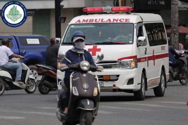 Luật nhường đường cho xe ưu tiên 2025? Không nhường đường cho xe ưu tiên ô tô, xe máy bị phạt bao nhiêu?