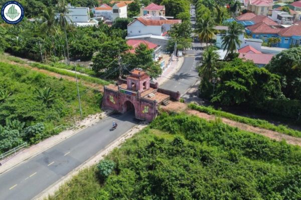 Những địa danh thành cổ Diên Khánh, hòn Chồng, dốc Lết ở tỉnh thành nào?	