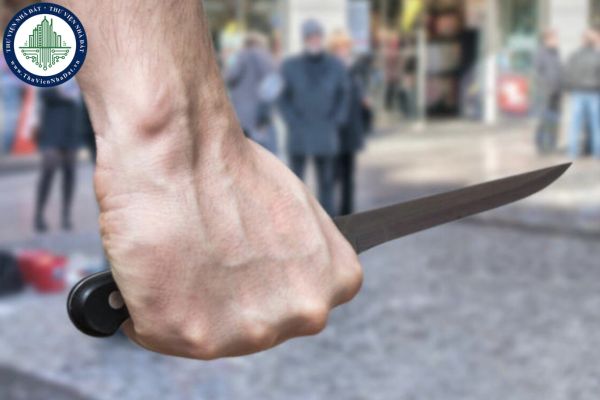 Mang theo vũ khí trong người để đe dọa người khác bị xử lý thế nào? Có bị truy cứu trách nhiệm hình sự?