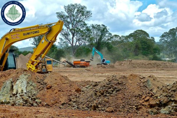 Lệnh xây dựng công trình khẩn cấp được thể hiện qua hình thức nào? Lệnh xây dựng công trình khẩn cấp có nội dung gì?