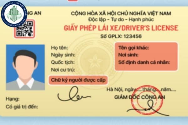 Từ ngày 01/12/2023, mức lệ phí đổi giấy phép lái xe cũ sang dạng PET online là bao nhiêu theo quy định?