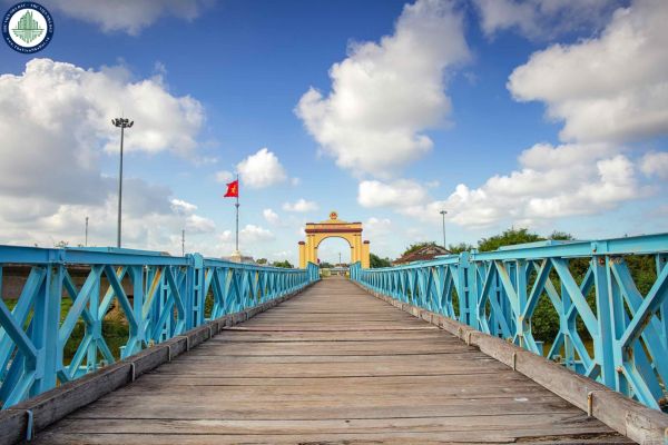 Cầu Hiền Lương ở đâu? Cầu Hiền Lương bắc qua sông nào?	