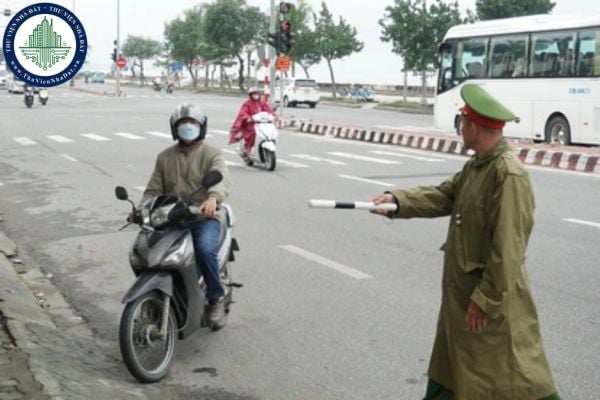 Chủ tịch Ủy ban nhân dân cấp xã được phạt vi phạm giao thông? Trình tự, thủ tục trừ điểm giấy phép lái xe?