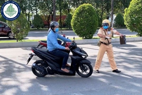 Ô tô quay đầu xe không bật xi nhan bị phạt bao nhiêu theo Nghị định 168? Bị trừ bao nhiêu điểm giấy phép lái xe?