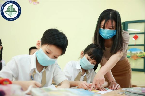 Chế độ, chính sách đối với giảng viên đại học công lập là Bí thư Đoàn trường ra sao?