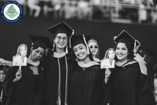 Điểm trung bình tích lũy toàn khóa học của sinh viên bao nhiêu thì được xét và công nhận tốt nghiệp?