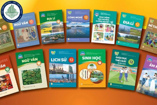 SGK Văn 12 năm học 2024 2025 là sách nào?