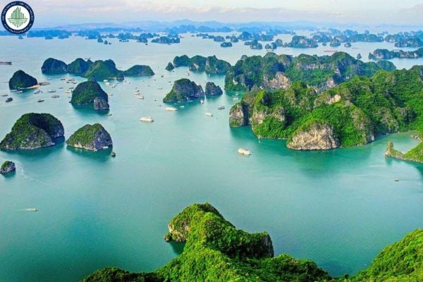 Vịnh Hạ Long thuộc khu vực biển nào của Việt Nam? Để được công nhận khu du lịch cấp tỉnh cần đáp ứng những điều kiện gì?