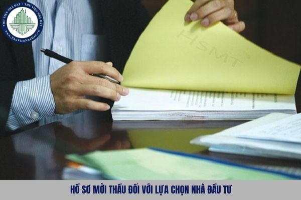 Hồ sơ mời thầu đối với lựa chọn nhà đầu tư không được nêu điều kiện gì?