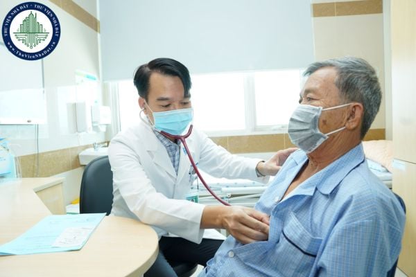 Bộ Y tế thực hiện những nhiệm vụ gì về việc khám bệnh, chữa bệnh và phục hồi chức năng, giám định y khoa, giám định pháp y, giám định pháp y tâm thần?