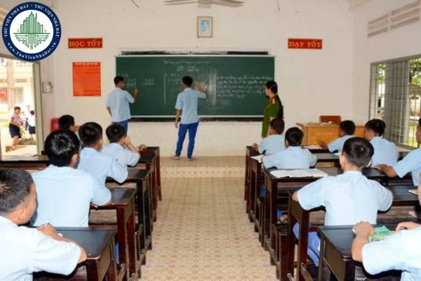 Hồ sơ đề nghị tạm đình chỉ chấp hành quyết định áp dụng biện pháp đưa vào trường giáo dưỡng gồm những gì?