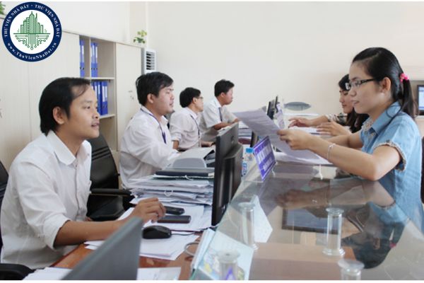 Việc xác định cơ cấu ngạch công chức của cơ quan, tổ chức hành chính dựa trên căn cứ nào? Trình tự thực hiện ra sao?