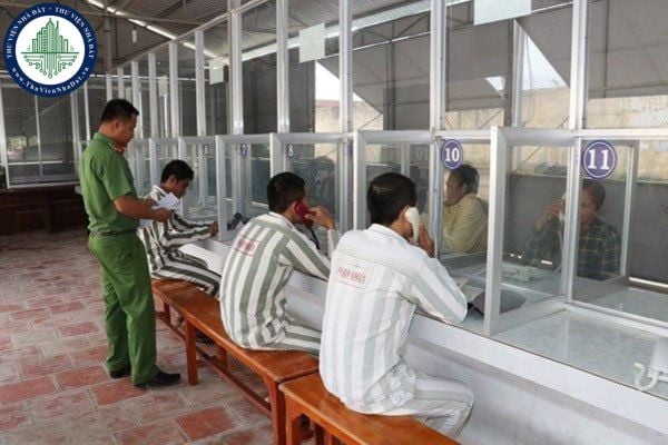 Có phải phạm nhân chấp hành tốt nội quy cơ sở giam giữ thì được gặp người thân nhiều hơn? Phạm nhân được gặp nhân thân bao nhiêu lần trong năm? 