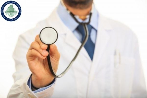 Tiền lương bác sĩ, bác sĩ y học dự phòng, y sĩ khi tăng lương cơ sở 2023 thay đổi như thế nào?