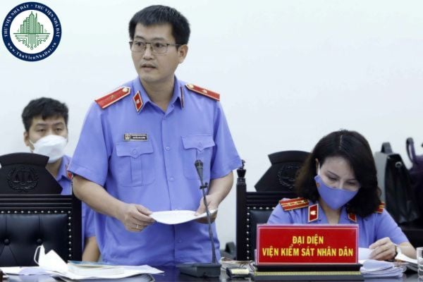 Cách xưng hô của Kiểm sát viên tham gia phiên tòa xét xử như thế nào đối với những người tham gia khác?