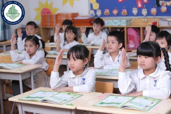 Mẫu đoạn văn nêu cảm xúc về một bài thơ ca ngợi vẻ đẹp của thiên nhiên? Tuổi của học sinh lớp 5 là bao nhiêu?