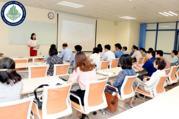 Giảng viên đại học nghỉ hè trong thời gian bao lâu? Thời gian làm việc của giảng viên đại học trong năm học là bao nhiêu tuần?