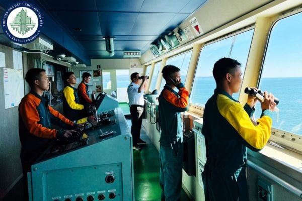 Có phải đóng thuế thu nhập cá nhân với tiền lương của thuyền viên là người Việt Nam không?