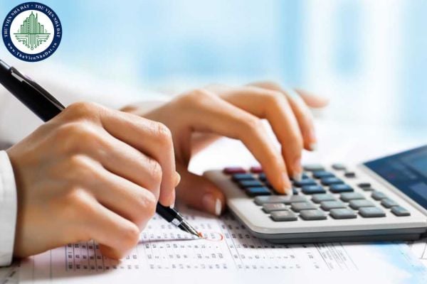 Cá nhân có hoạt động cho thuê tài sản thì doanh thu để làm căn cứ tính lệ phí môn bài được xác định thế nào?
