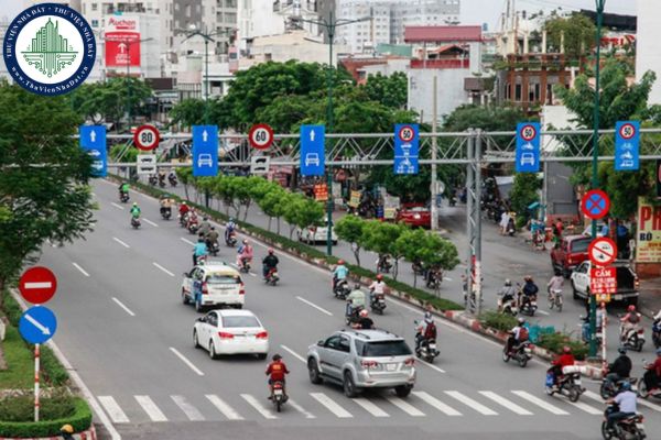 Lỗi không tuân thủ vạch kẻ đường 2025? Mức phạt lỗi không tuân thủ vạch kẻ đường theo Nghị định 168?