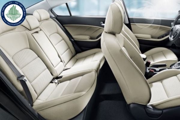 Năm 2025, xe 5 chỗ chở được mấy người theo Nghị định 168? Xe 5 chỗ chở 6 người có bị phạt không?