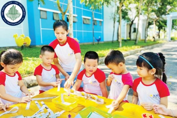 Chương trình giáo dục mầm non yêu cầu kiểm tra sức khỏe trẻ em tối thiểu mấy lần trong năm?