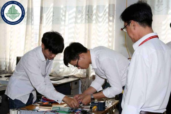 Lương giáo viên giáo dục nghề nghiệp cao cấp tăng lên bao nhiêu khi tăng lương cơ sở?