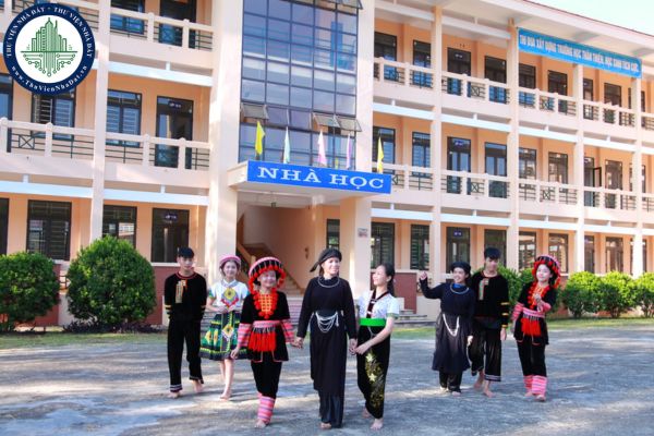 Trường phổ thông dân tộc nội trú do ai thành lập và quản lý?
