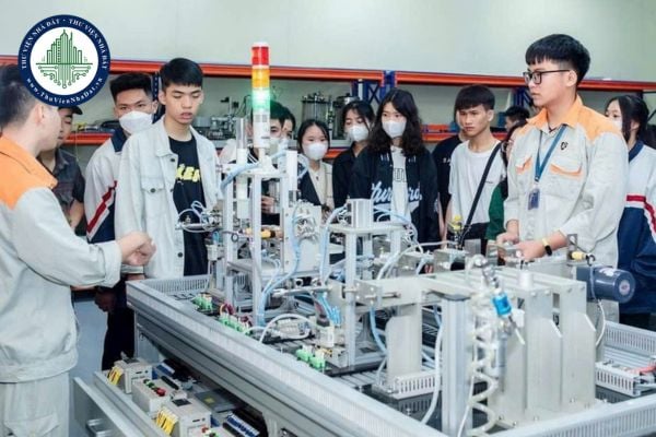 Tải file Công văn 6103/BGDĐT-GDNNGDTX năm 2025 hướng dẫn thực hiện nhiệm vụ năm học 2025-2026 đối với giáo dục nghề nghiệp, giáo dục thường xuyên