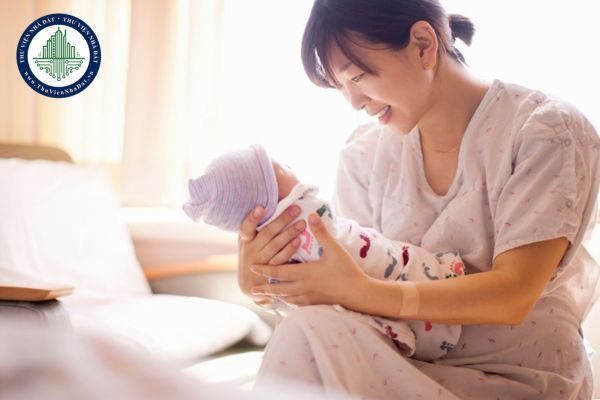 Phụ nữ sinh đủ 2 con trước 35 tuổi tại TPHCM được tặng 5 triệu (Nghị quyết 32/2025/NQ-HĐND)