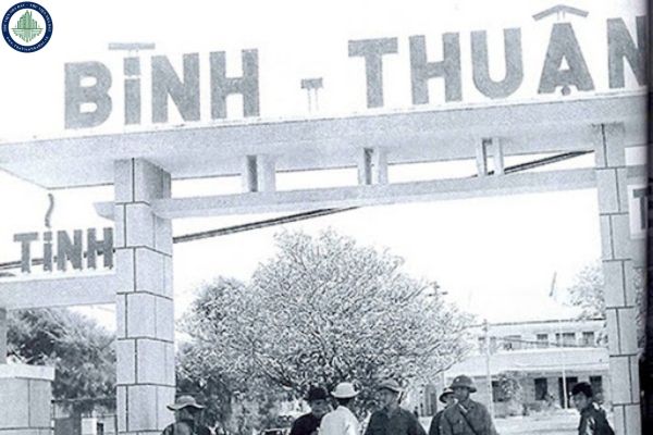 Sau khi giải phóng tháng 4/1975, hai tỉnh Bình Thuận và Bình Tuy đã thực hiện nhiệm vụ nào sau đây để xây dựng chính quyền cách mạng?