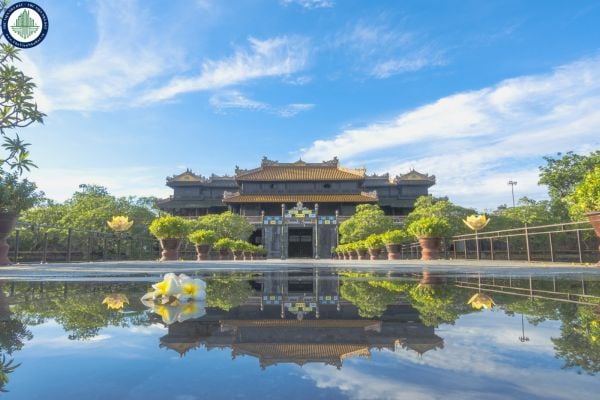 Di tích Cố đô Huế được công nhận là di sản văn hóa thế giới vào năm nào? Di tích Cố đô Huế có ảnh hưởng đến giá thuê mặt bằng kinh doanh tại Thành phố Huế không? 
