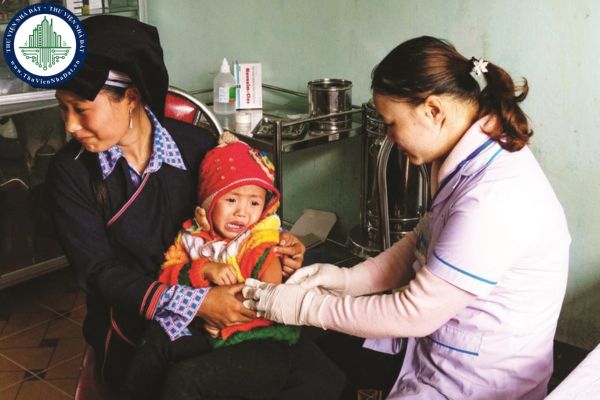 Nhiệm vụ của nhân viên y tế thôn, bản năm 2024 như thế nào? Yêu cầu về trình độ chuyên môn, đào tạo Nhân viên y tế thôn, bản thế nào?