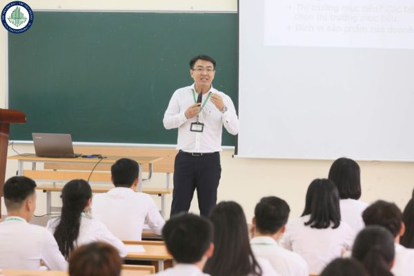Chi tiết thủ tục xét thăng chức danh nghề nghiệp giảng viên chính hạng II mới nhất năm 2025? Giảng viên chính hạng II có được hưởng chính sách hỗ trợ về nhà ở xã hội TPHCM không?